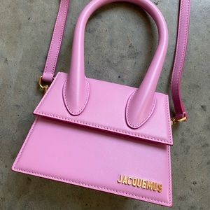 Jacquemus La Montagne “Le Chiquito” Moyen Bag Worn twice, perfect condition.